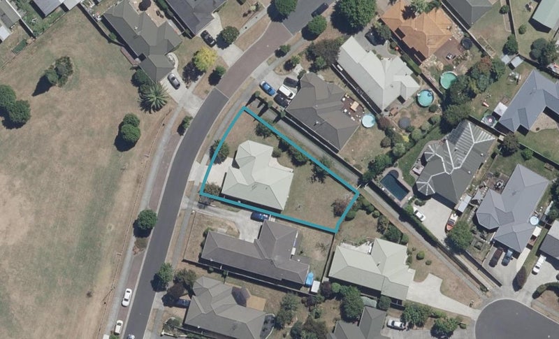 37 Waiwherowhero Drive, St Andrews, Hamilton - Carousel 1
