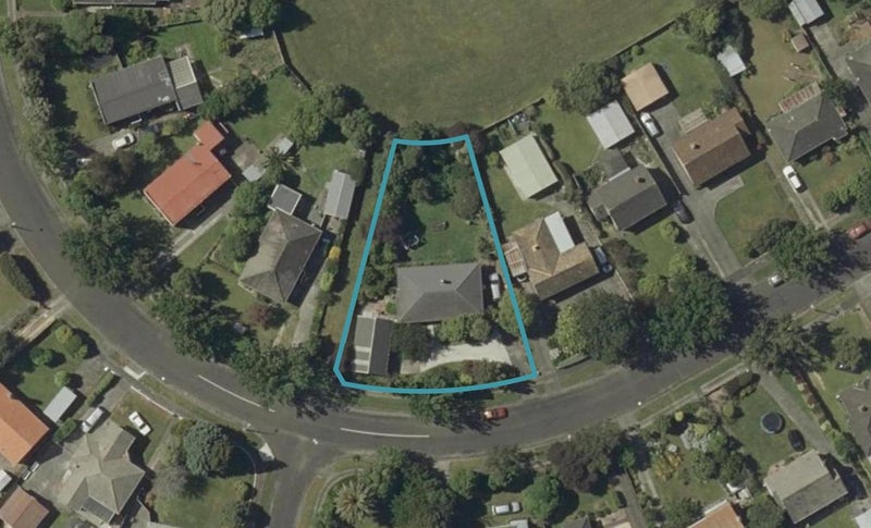 66 Savage Crescent, West End, Palmerston North - Carousel 1