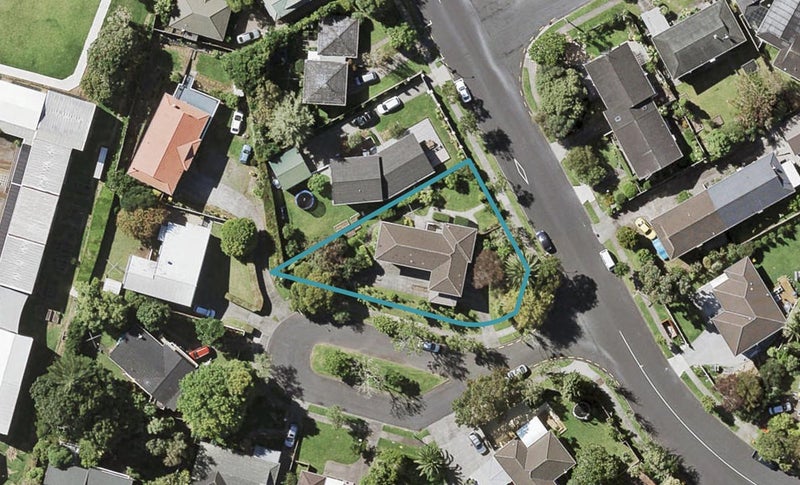1 Pennycook Place, Sunnyhills, Auckland - Carousel 1