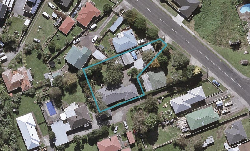 35 Omata Road, Marfell, New Plymouth - Carousel 1