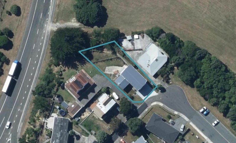 10 Cassley Crescent, Papakowhai, Porirua - Carousel 1