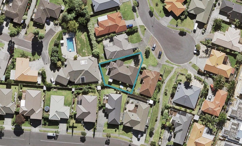 25 Arlose Place, Westgate, Auckland - Carousel 1
