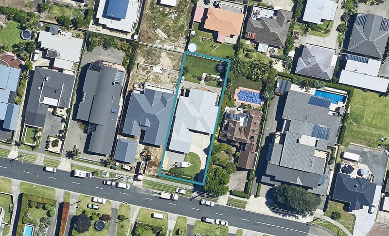 32 Pillans Road, Otumoetai, Tauranga - Carousel 1