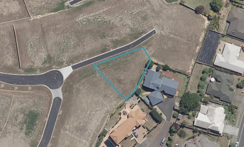 22 Purser Crescent, Flagstaff, Hamilton - Carousel 1