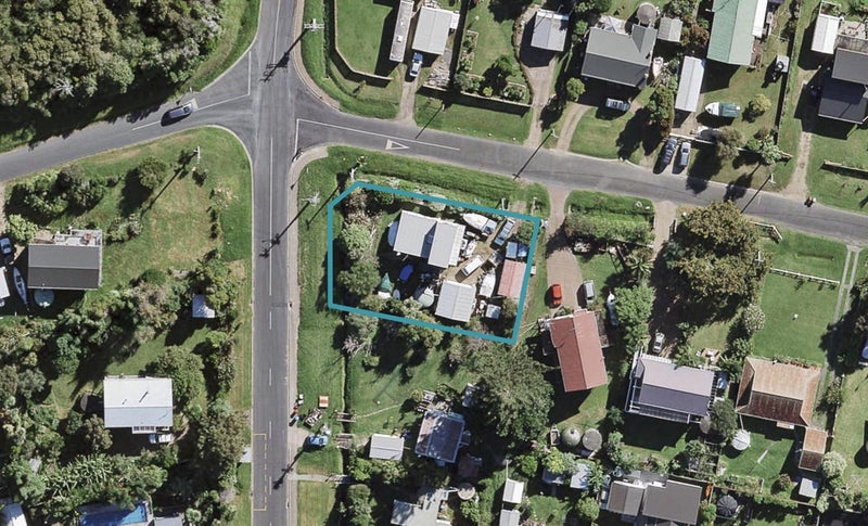 13 Nikau Road, Oneroa, Waiheke Island - Carousel 1