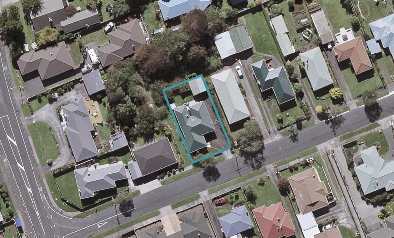 1 Turakina Street, Merrilands, New Plymouth - Carousel 1