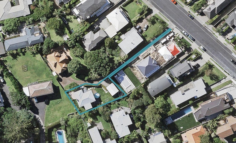 29A Seacliffe Avenue, Belmont, Auckland - Carousel 1