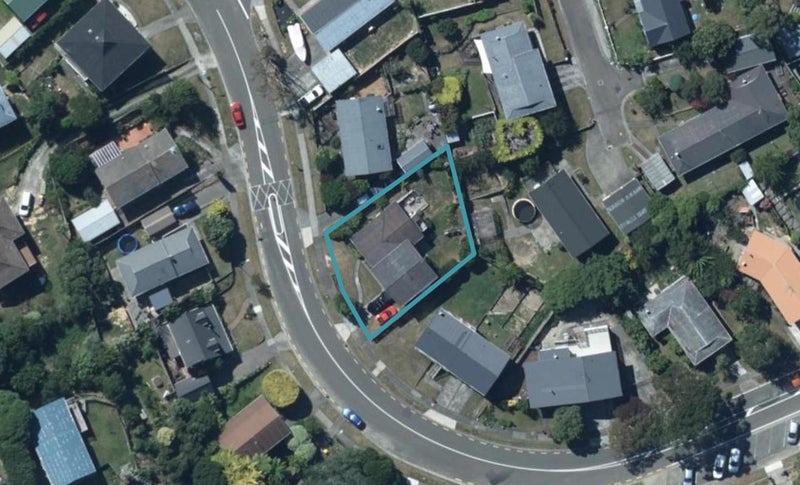 12 Staithes Drive North, Whitby, Porirua - Carousel 1