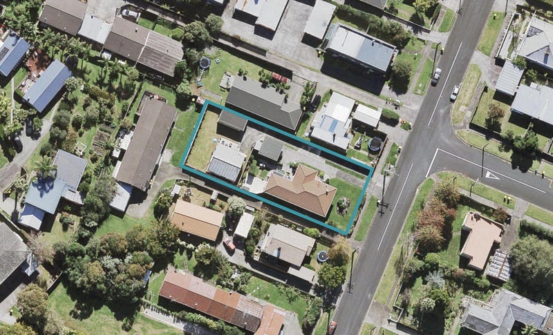 2/120 Lynwood Road, New Lynn, Auckland - Carousel 1