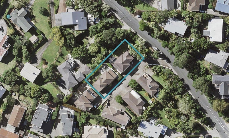 2/6 Heathcote Road, Castor Bay, Auckland - Carousel 1