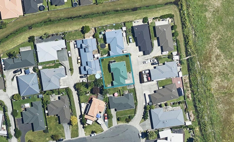 33 Lisa Place, Brookfield, Tauranga - Carousel 1