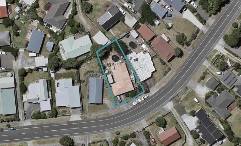 27 Rutherford Drive, Waikanae Beach, Waikanae - Carousel 1