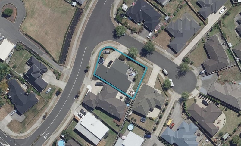 2 Elenora Close, Grandview Heights, Hamilton - Carousel 1