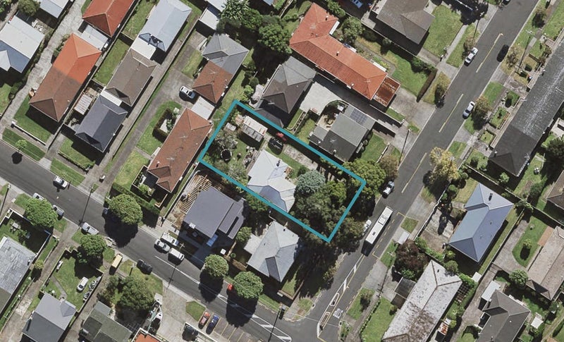74 Tawa Road, One Tree Hill, Auckland - Carousel 1