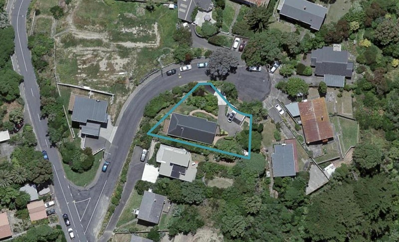 6 Lyons Crescent, Strathmore Park, Wellington - Carousel 1