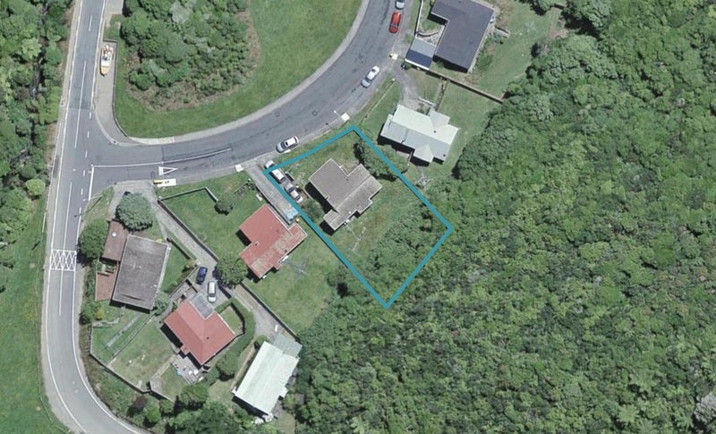 97 Hazlewood Avenue, Karori, Wellington - Carousel 1