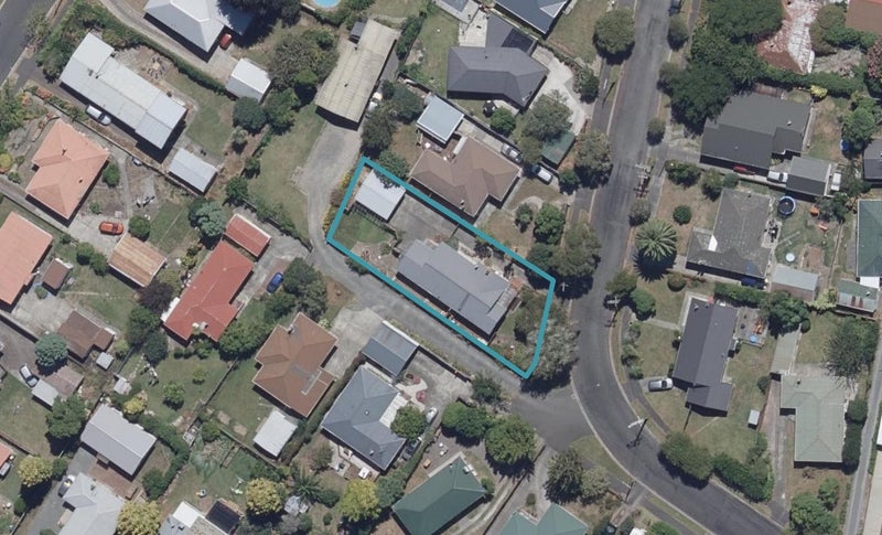 19 Panair Crescent, Hillcrest, Hamilton - Carousel 1