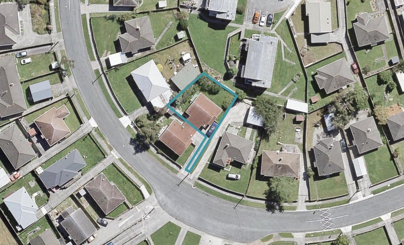 2/21 Strand Crescent, Naenae, Lower Hutt - Carousel 1
