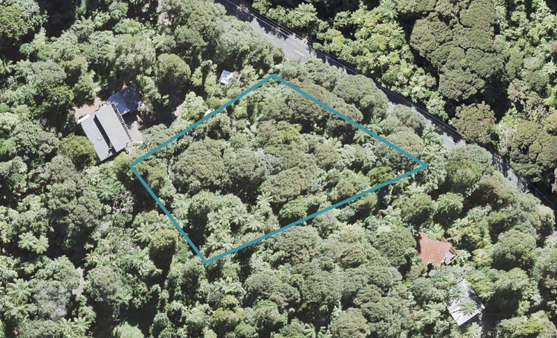 432 Scenic Drive, Waiatarua, Auckland - Carousel 1