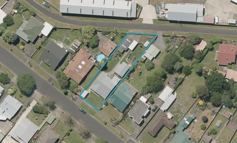 11 Hakeke Street, Whanganui East, Whanganui - Carousel 1