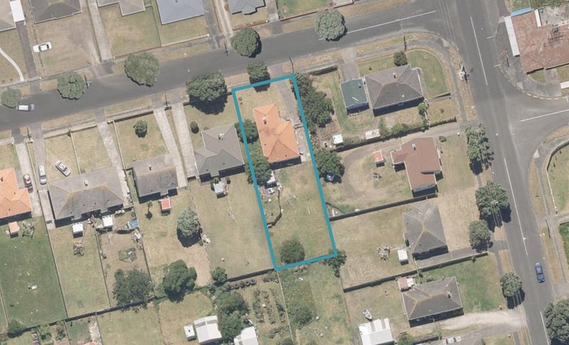 1 Maire Street, Gonville, Whanganui - Carousel 1