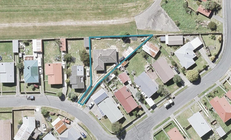 4 Orewa Grove, Wainuiomata, Lower Hutt - Carousel 1