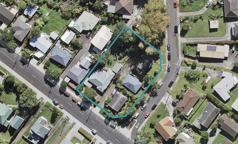 13 Kaipatiki Road, Glenfield, Auckland - Carousel 1