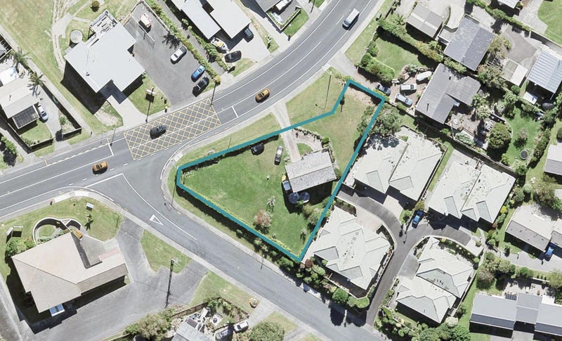 2 Walbrook Road, MANLY, WHANGAPARAOA - Carousel 1