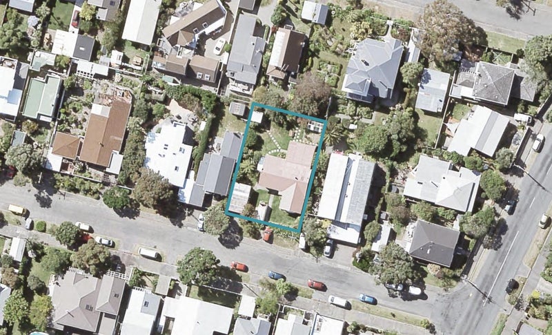 6 Konini Street, Eastbourne, Lower Hutt - Carousel 1