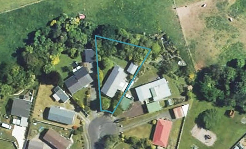 8 Caesar Street, Stratford - Carousel 1