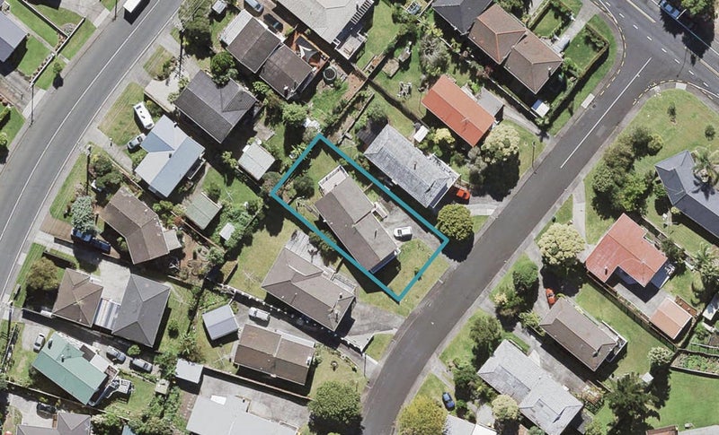 8 Rosewarne Crescent, Glendene, Auckland - Carousel 1