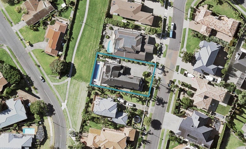 61 Quedley Court, Eastern Beach, Auckland - Carousel 1