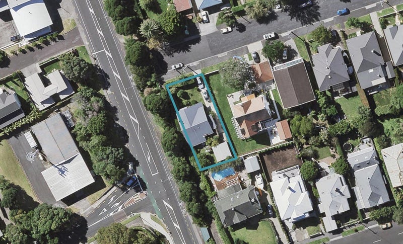 23 Empire Road, Devonport, Auckland - Carousel 1