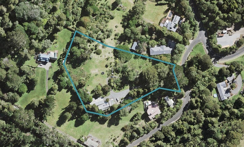 3 Cochran Road, Oratia, Auckland - Carousel 1