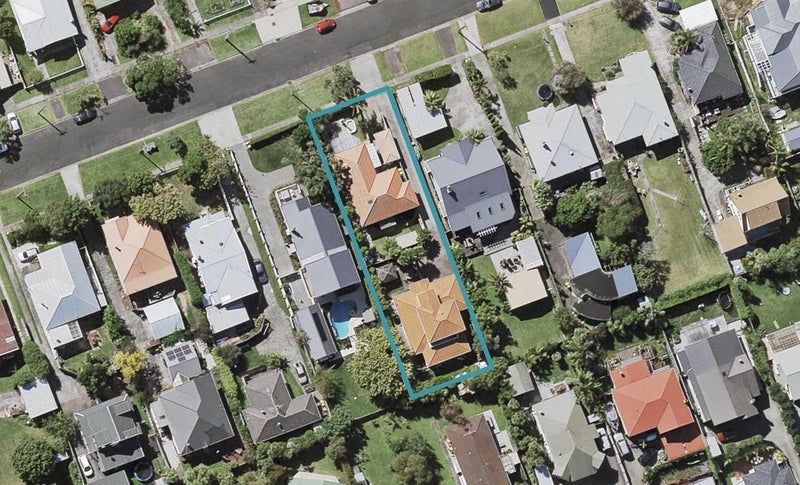 2/51 Aramoana Avenue, Devonport, Auckland - Carousel 1