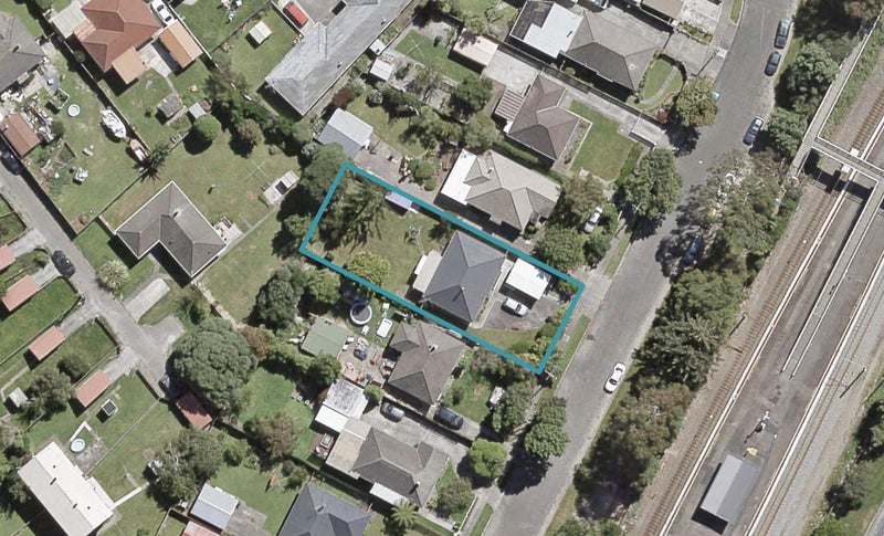 16 Rainey Grove, Taita, Lower Hutt - Carousel 1