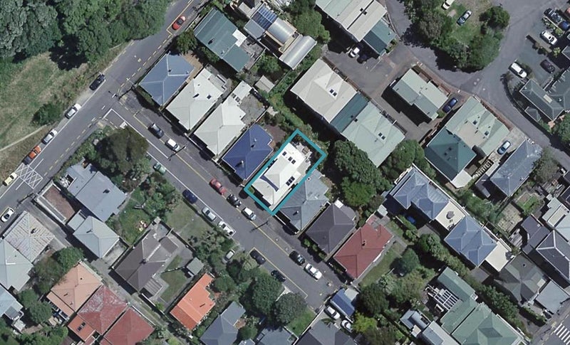 9 Aorangi Terrace, Thorndon, Wellington - Carousel 1