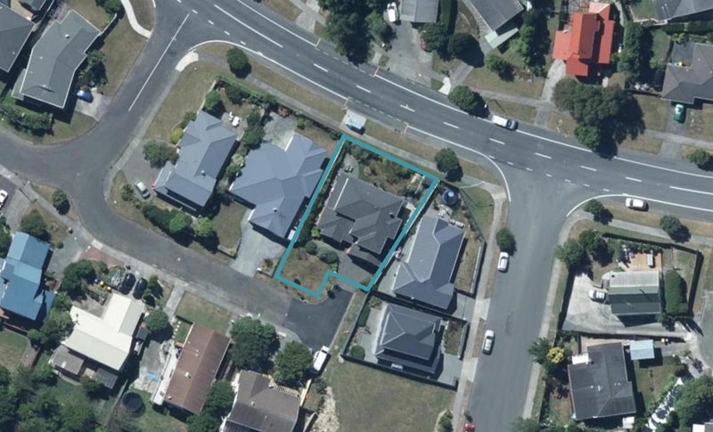5 Barque Crescent, Whitby, Porirua - Carousel 1