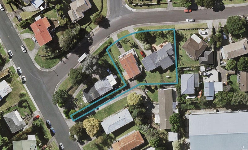 3 Leiden Place, Totara Vale, Auckland - Carousel 1