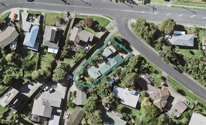 5A Pohutukawa Avenue, Shelly Park, Auckland - Carousel 1