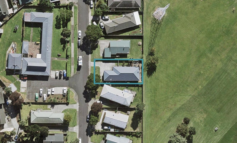 12 Freda Place, Favona, Auckland - Carousel 1