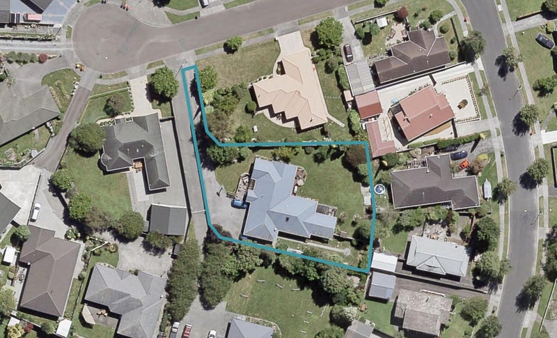 2 Galveston Grove, Totara Park, Upper Hutt - Carousel 1