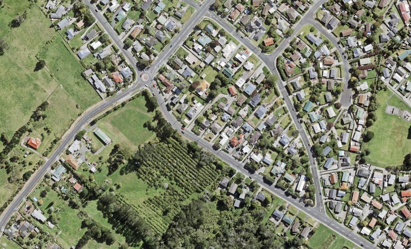 32 Pine Avenue, Henderson, Auckland - Carousel 1
