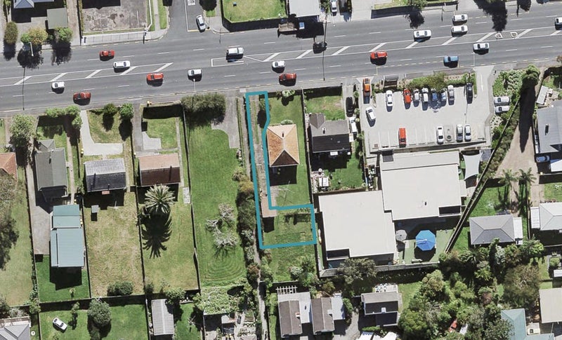 3182D Great North Road, New Lynn, Auckland - Carousel 1