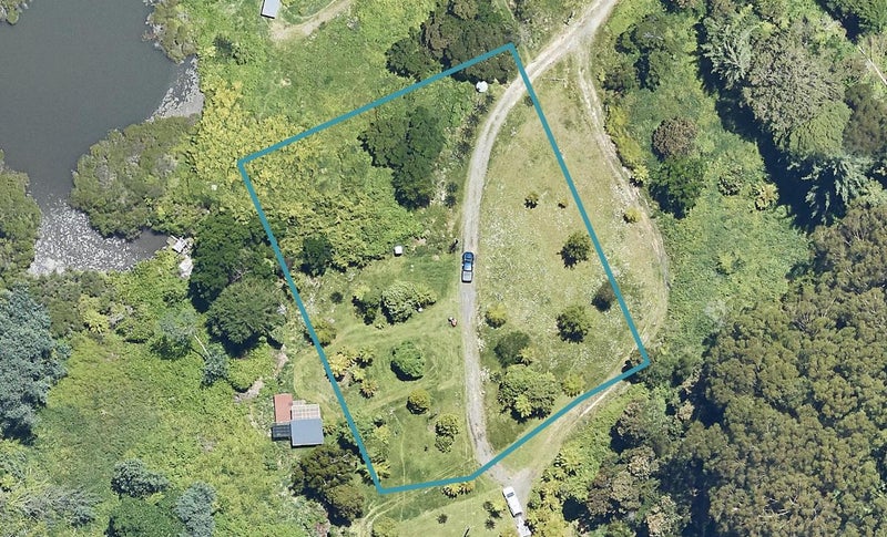 27 Hinganoa Drive, WHAKAREWAREWA, ROTORUA - Carousel 1