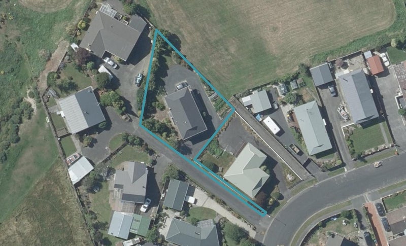10 Canberra Place, Waldronville, Dunedin - Carousel 1