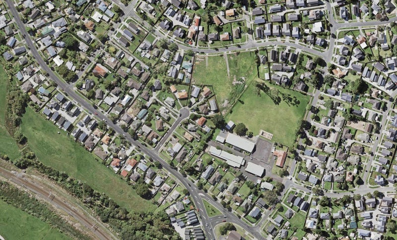 2/7 Cintra Place, Glen Innes, Auckland - Carousel 1
