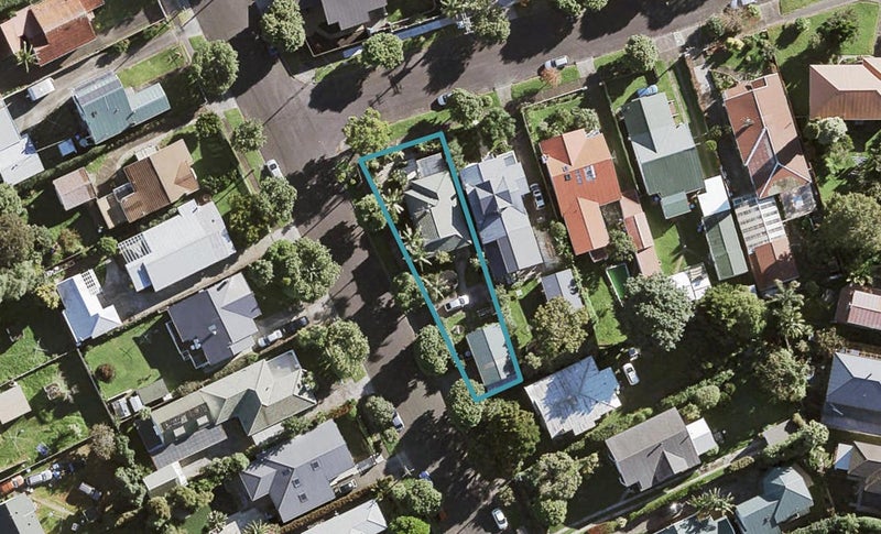 12 Raetihi Crescent, Mount Albert, Auckland - Carousel 1