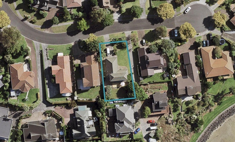 21 Cumbrian Place, Conifer Grove, Takanini - Carousel 1