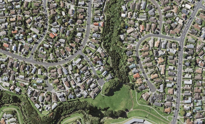 8B Coubray Place, Botany Downs, Auckland - Carousel 1